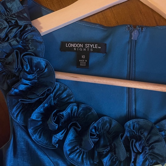 London Style Nights Metallic Iridescent Blue Cocktail Dress Size 10 - Picture 8 of 9